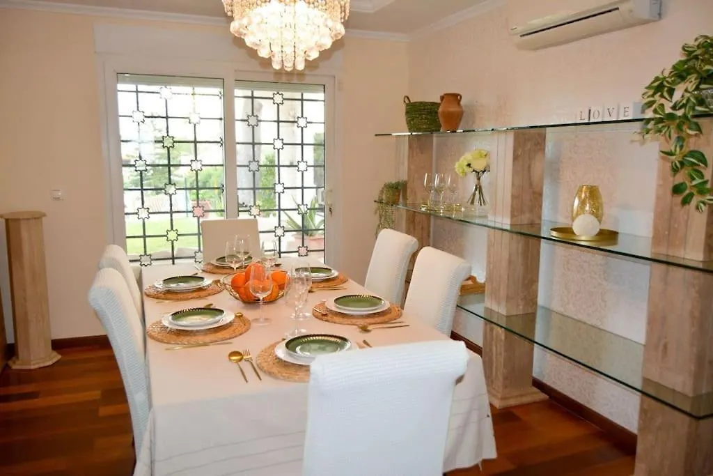 Spectacular Villa In بينالماذينا 0*,