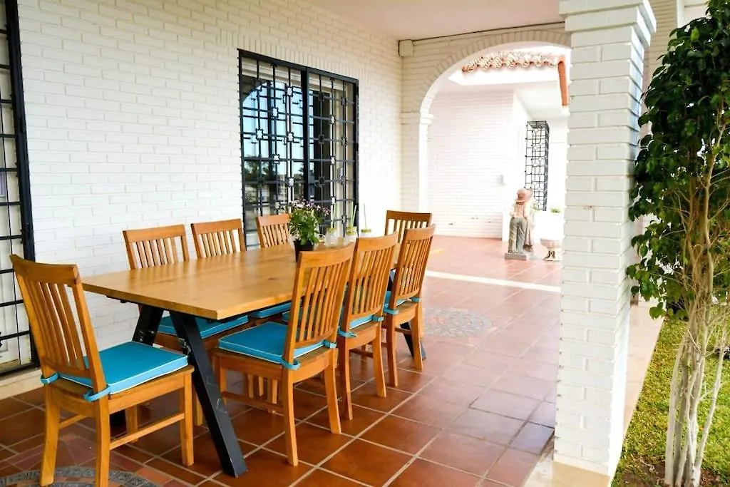 Spectacular Villa In بينالماذينا