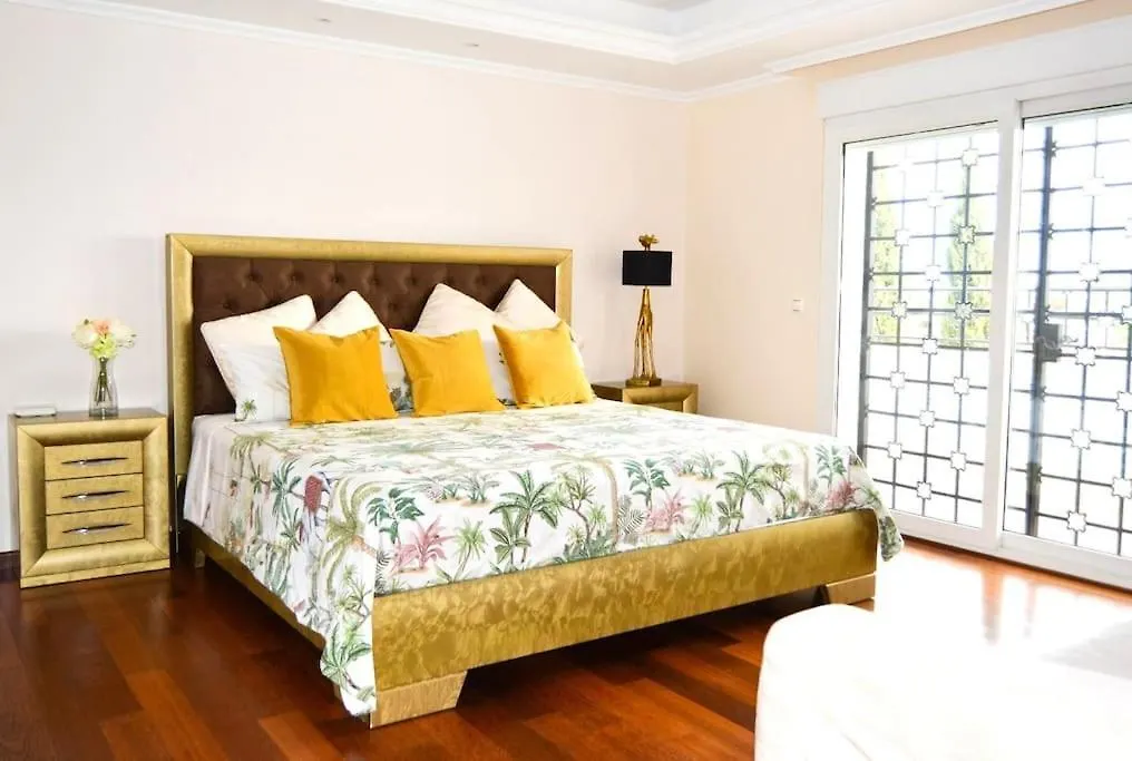 Spectacular Villa In بينالماذينا