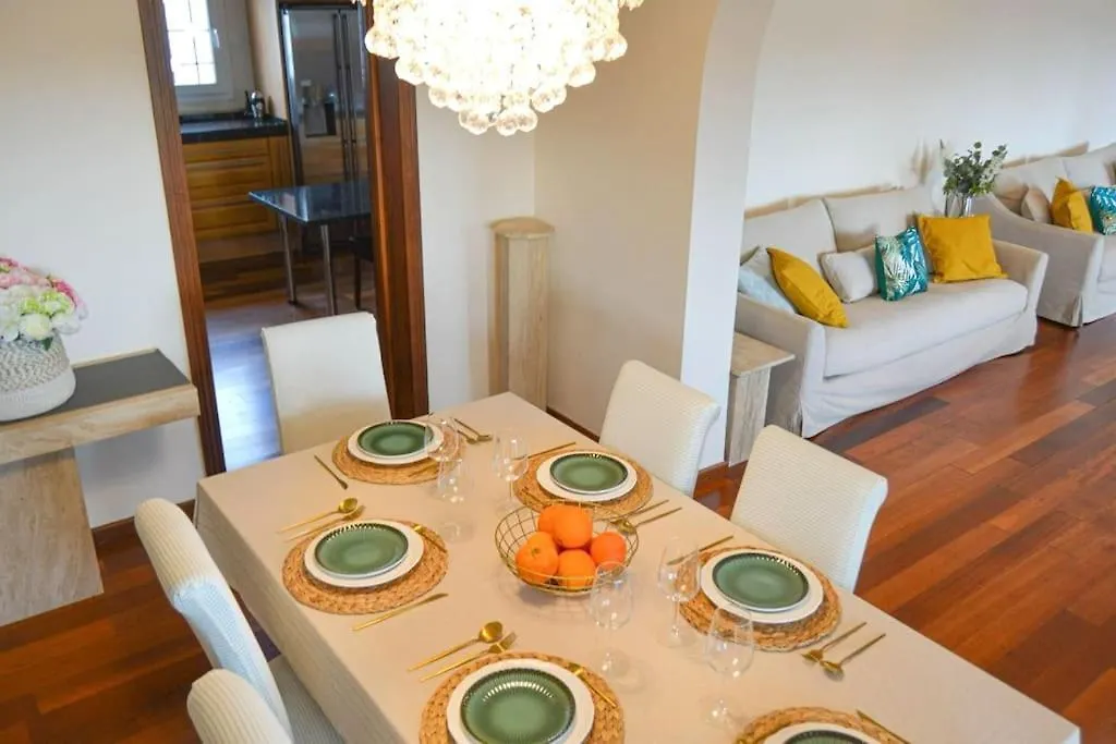 Spectacular Villa In بينالماذينا 0*,