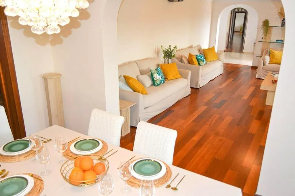 Spectacular Villa In بينالماذينا
